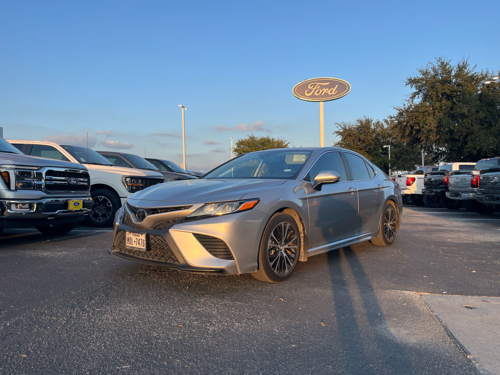 Used 2019 Toyota Camry SE with VIN 4T1B11HK4KU246591 for sale in San Antonio, TX