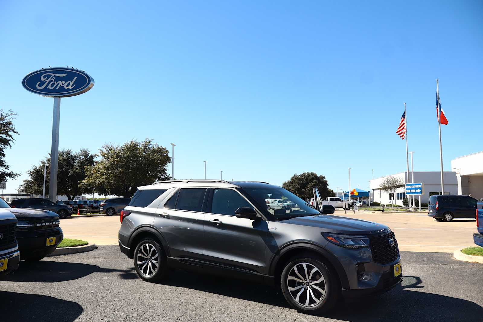 2025 Ford Explorer ST-Line