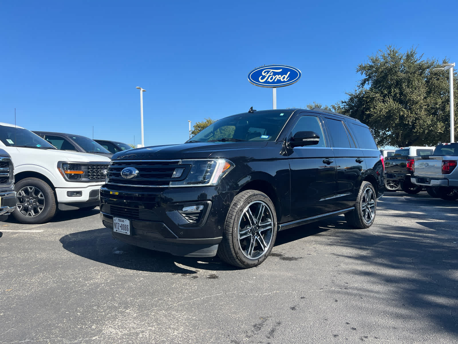 Used 2020 Ford Expedition Limited with VIN 1FMJU1KT5LEA73275 for sale in San Antonio, TX