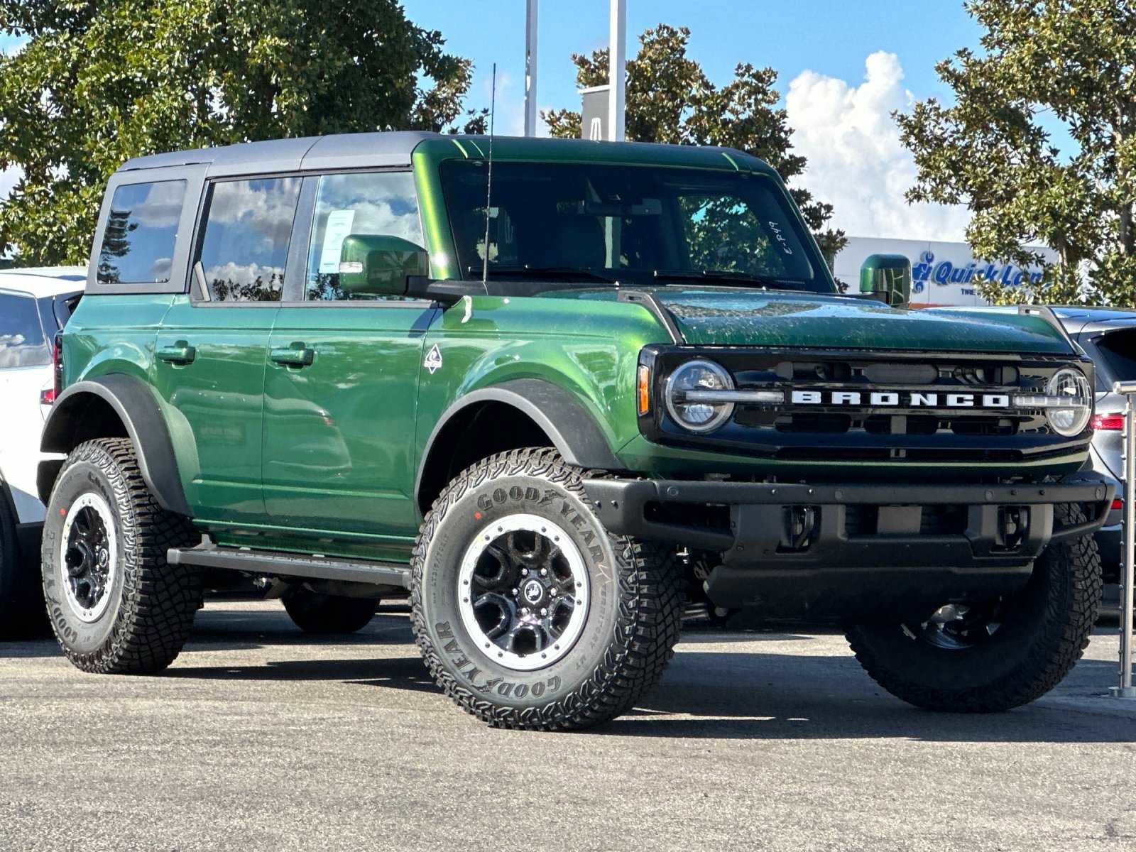 2024 Ford Bronco Outer Banks