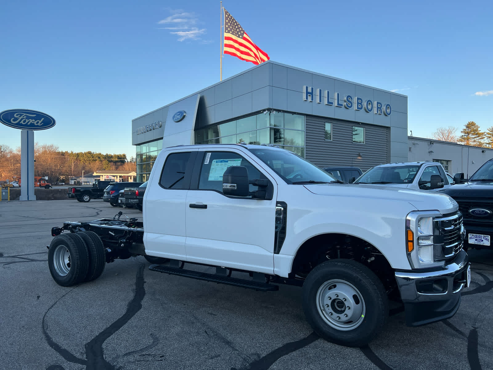 2024 Ford Super Duty F-350 DRW XL 4WD SuperCab 168 WB 60 CA