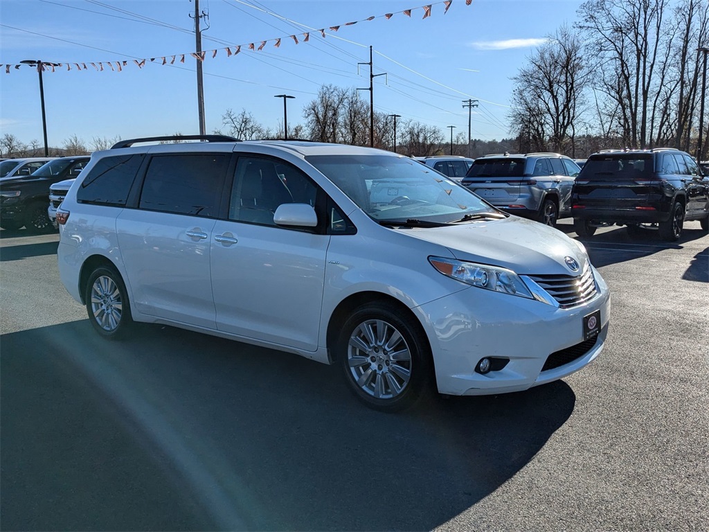 2017 Toyota Sienna XLE