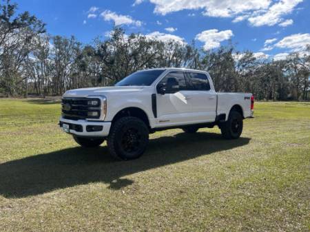 2024 Ford F-250 LARIAT 4X4 H/O w/black Pkg.