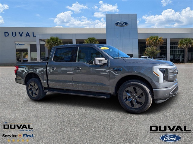 2024 Ford F-150 Lightning LARIAT