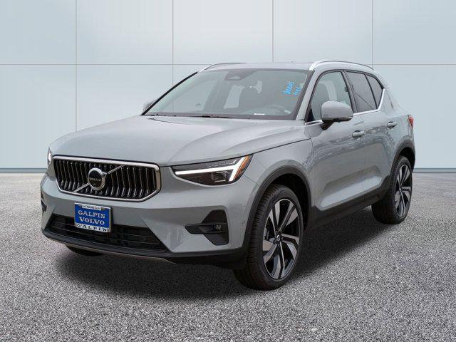 New 2025 Volvo XC40 Plus Bright Theme