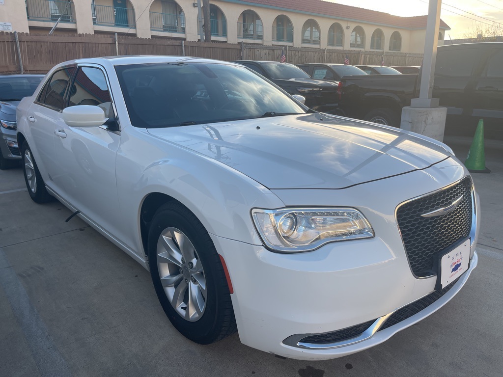 2016 Chrysler 300 Limited