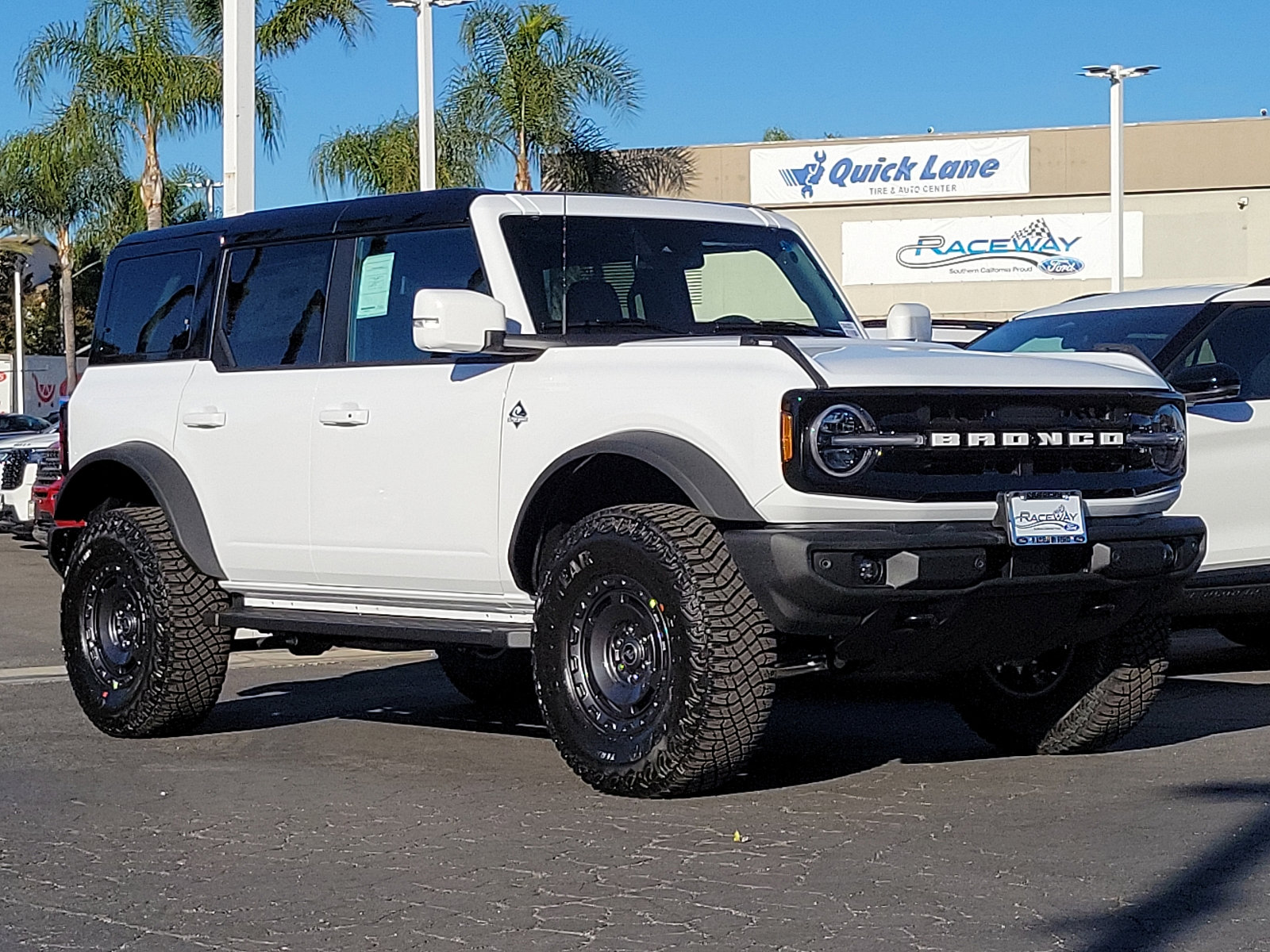 2024 Ford Bronco Outer Banks