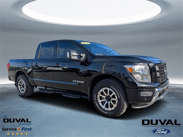 2023 Nissan Titan SV