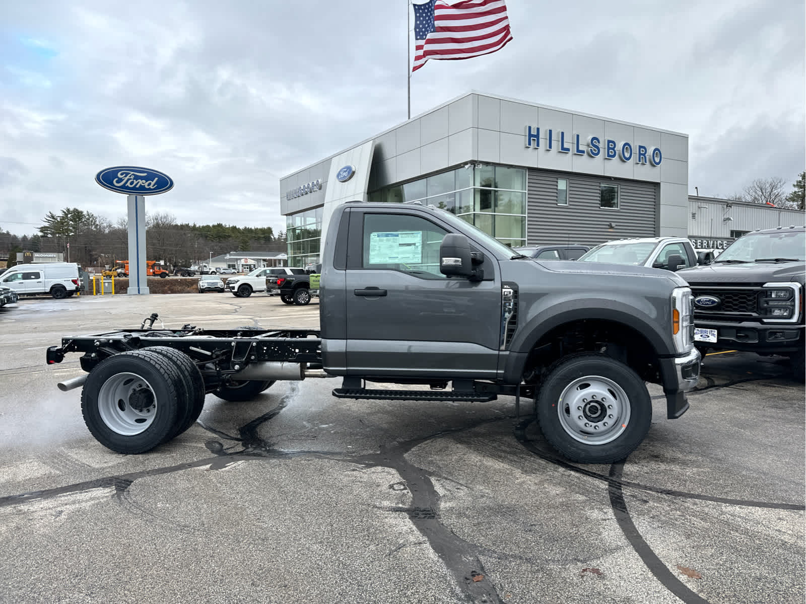 2024 Ford Super Duty F-600 DRW XL 4WD Reg Cab 145 WB 60 CA