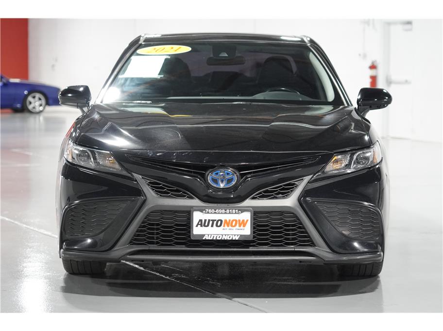 2021 Toyota Camry SE photo 8