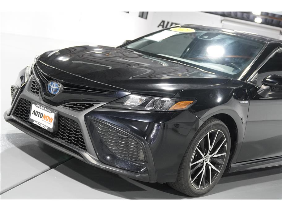 2021 Toyota Camry SE photo 9