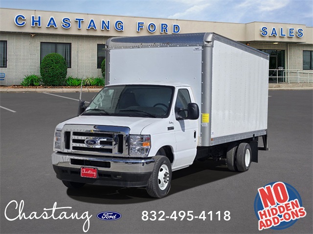 2025 Ford E-450SD Base