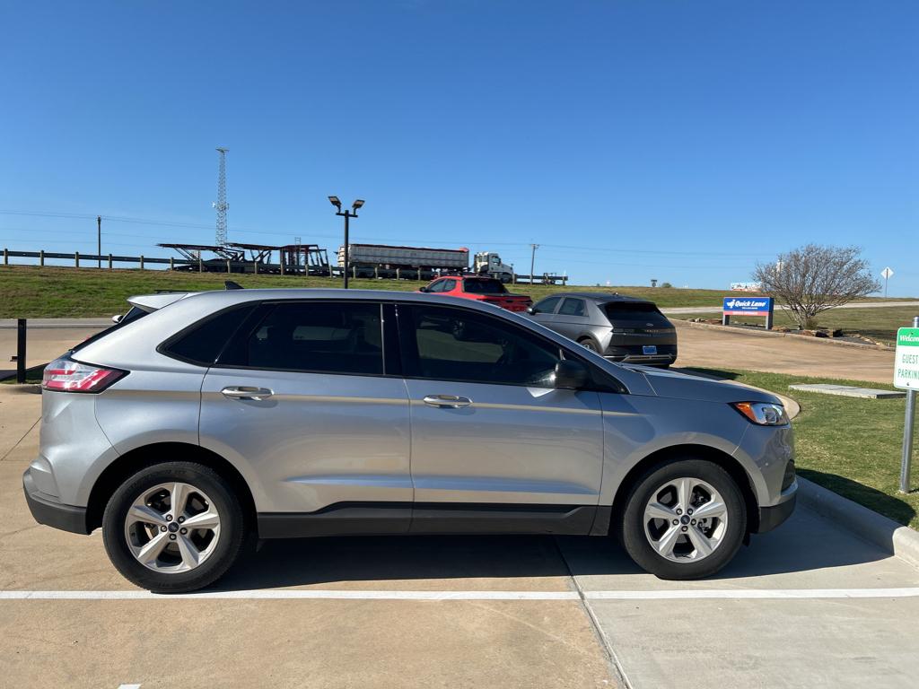 2020 Ford Edge SE