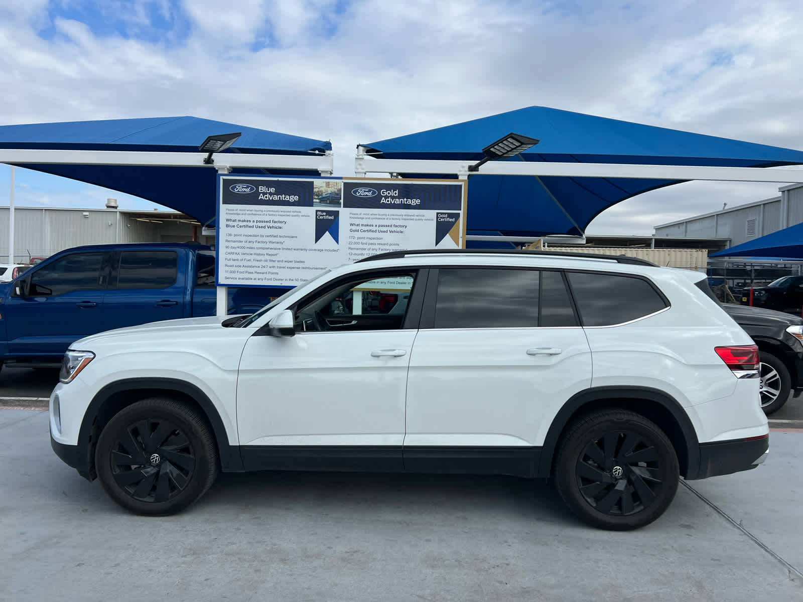 2024 Volkswagen Atlas 2.0T SE w/Technology