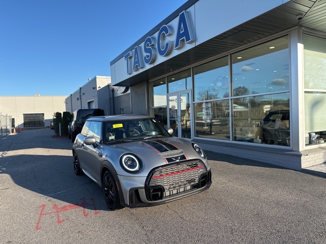 2024 Mini John Cooper Works Iconic