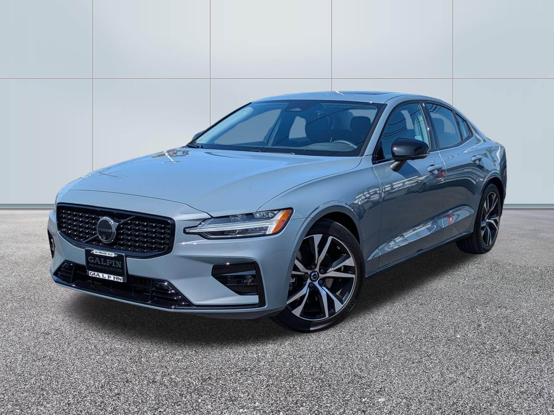 2024 Volvo S60 B5 Plus Dark Theme