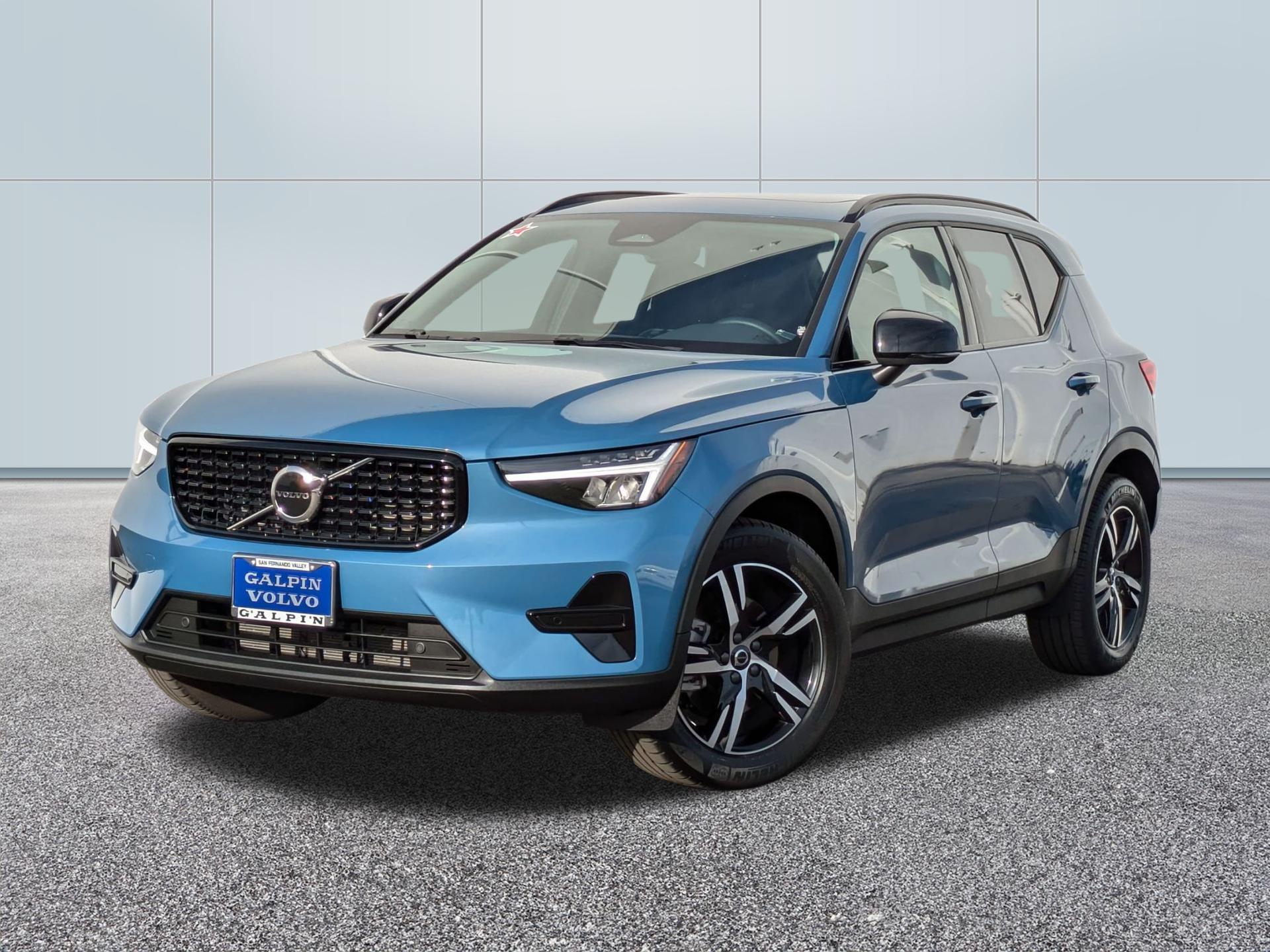 2024 Volvo XC40 B5 Core Bright Theme