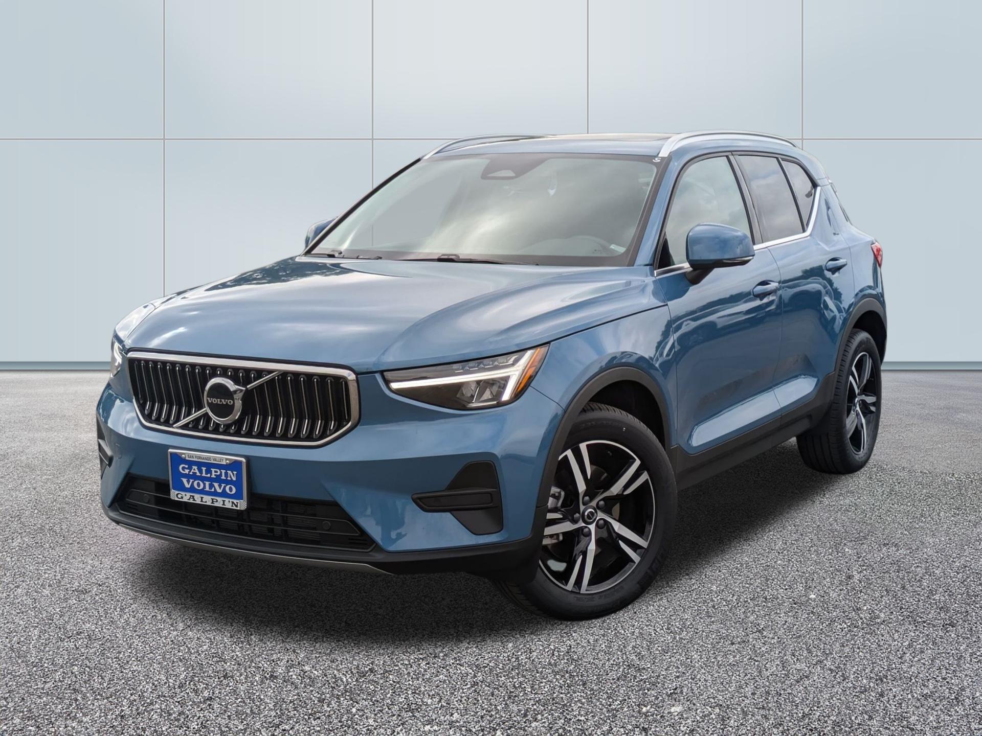 2024 Volvo XC40 B5 Core Bright Theme