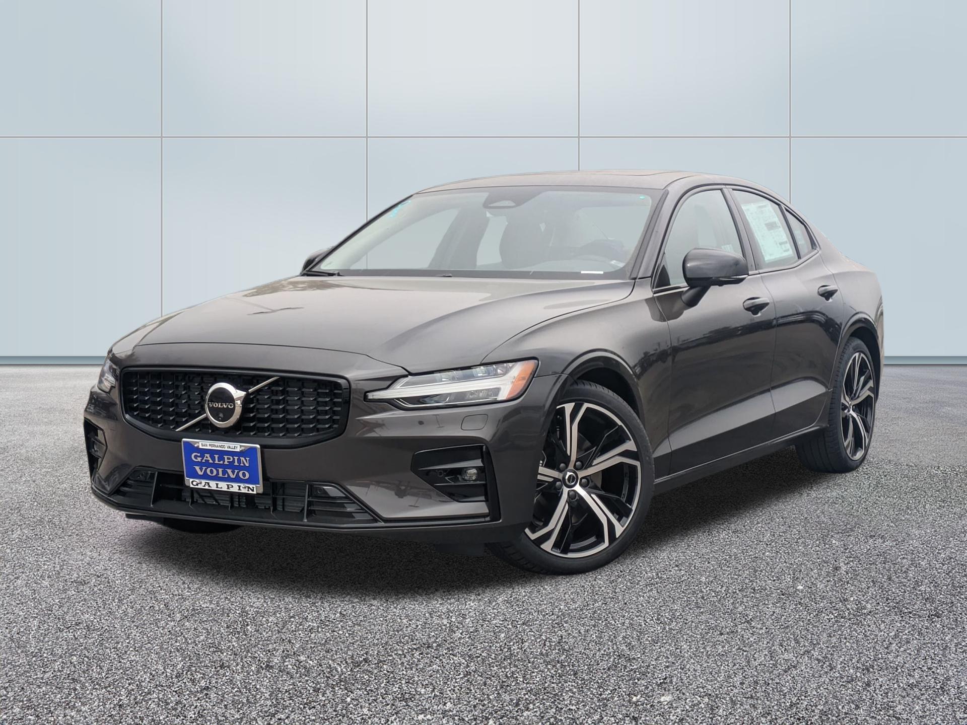 2024 Volvo S60 B5 Plus Dark Theme