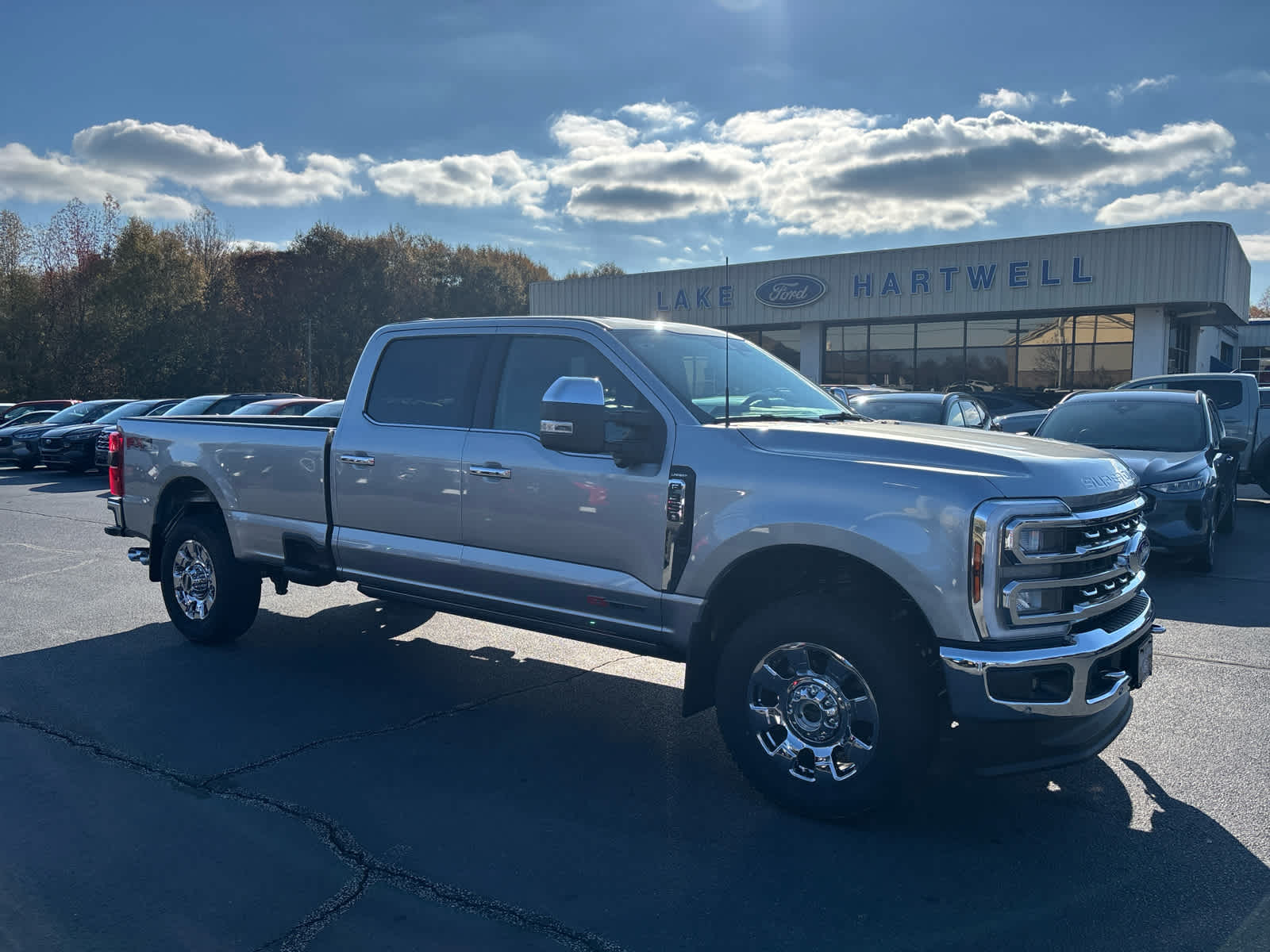 2024 Ford Super Duty F-350 SRW LARIAT 4WD Crew Cab 8 Box