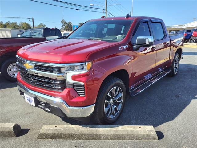 2023 Chevrolet Silverado 1500 LT photo 3