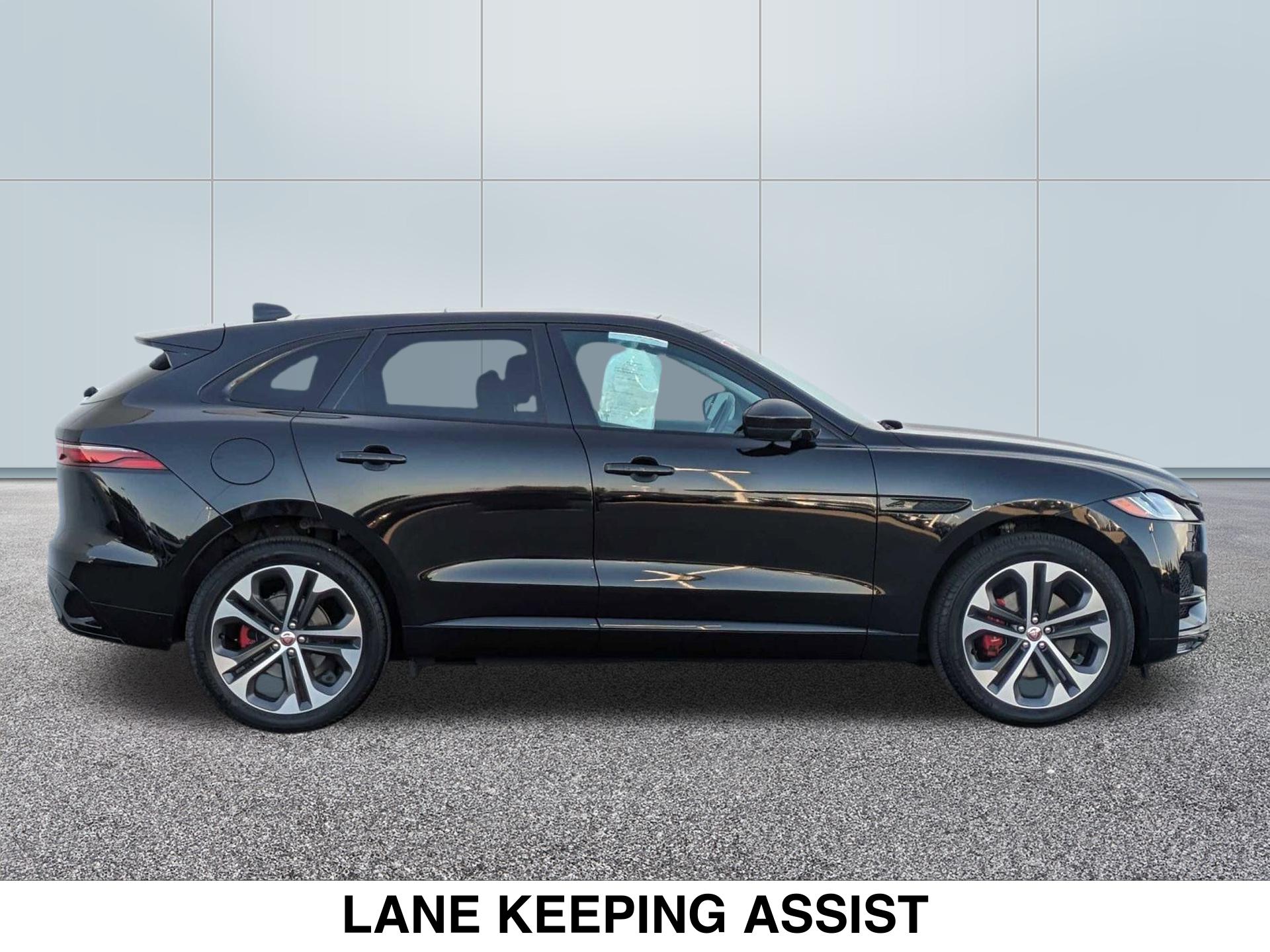 2023 Jaguar F-PACE S P250 photo 3