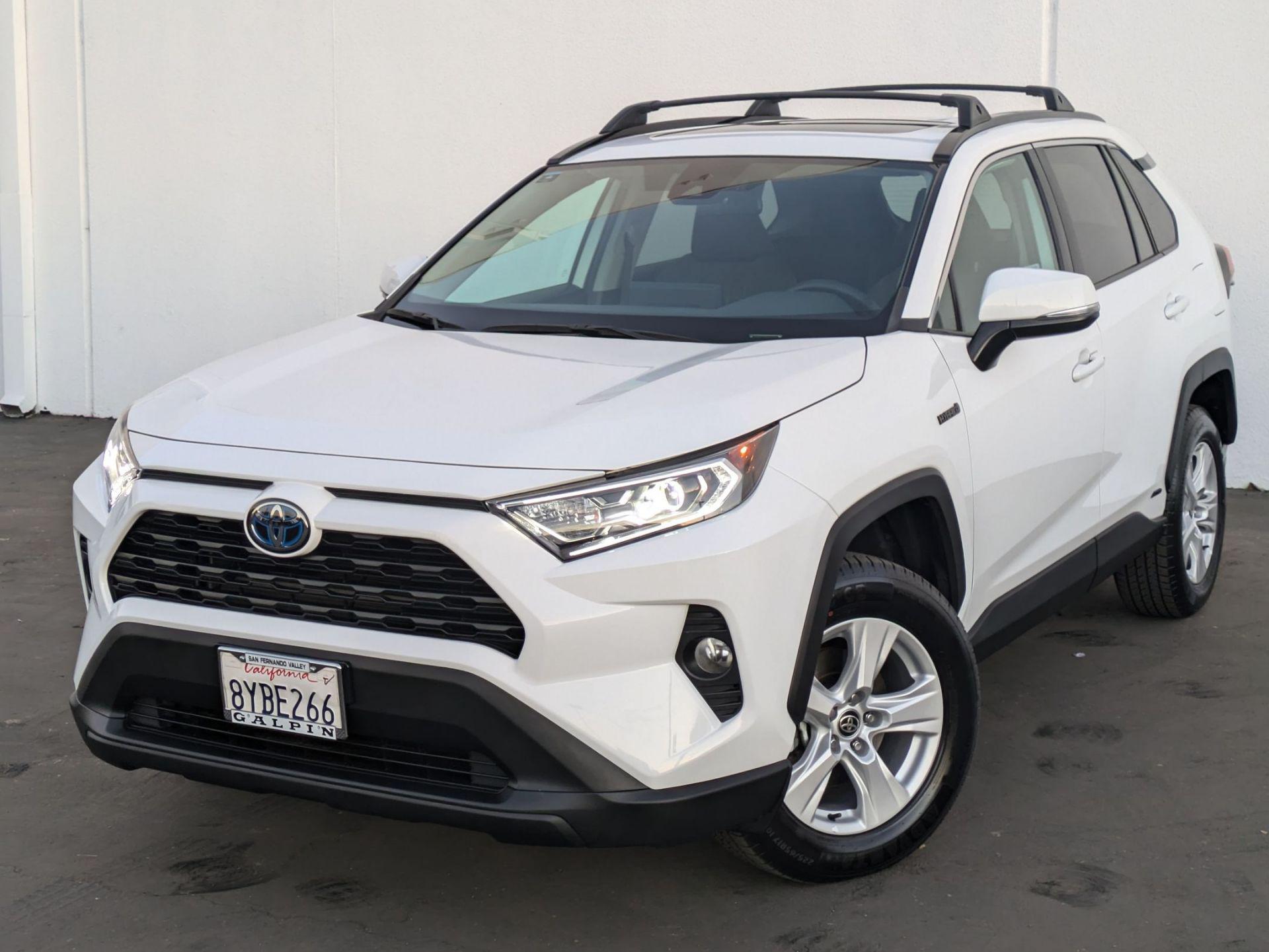 2021 Toyota RAV4 Hybrid XLE