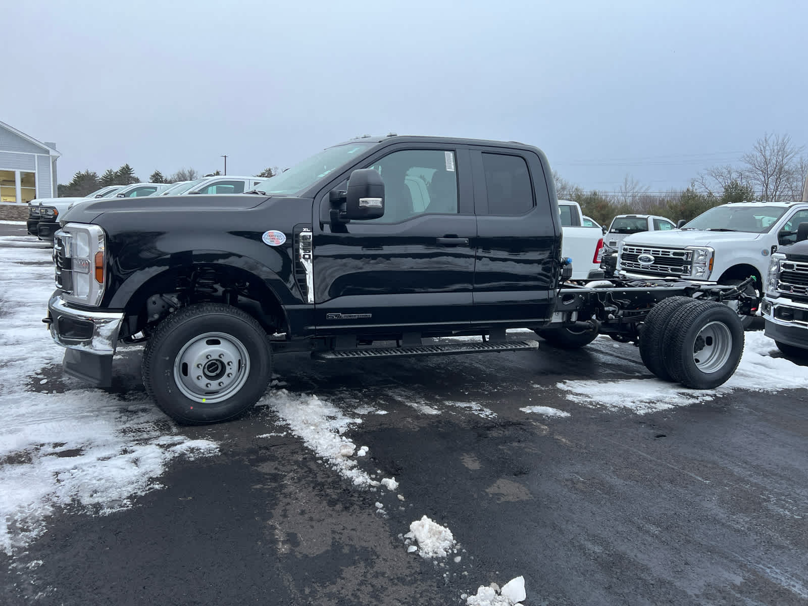 2024 Ford Super Duty F-350 DRW XL 4WD SuperCab 168 WB 60 CA