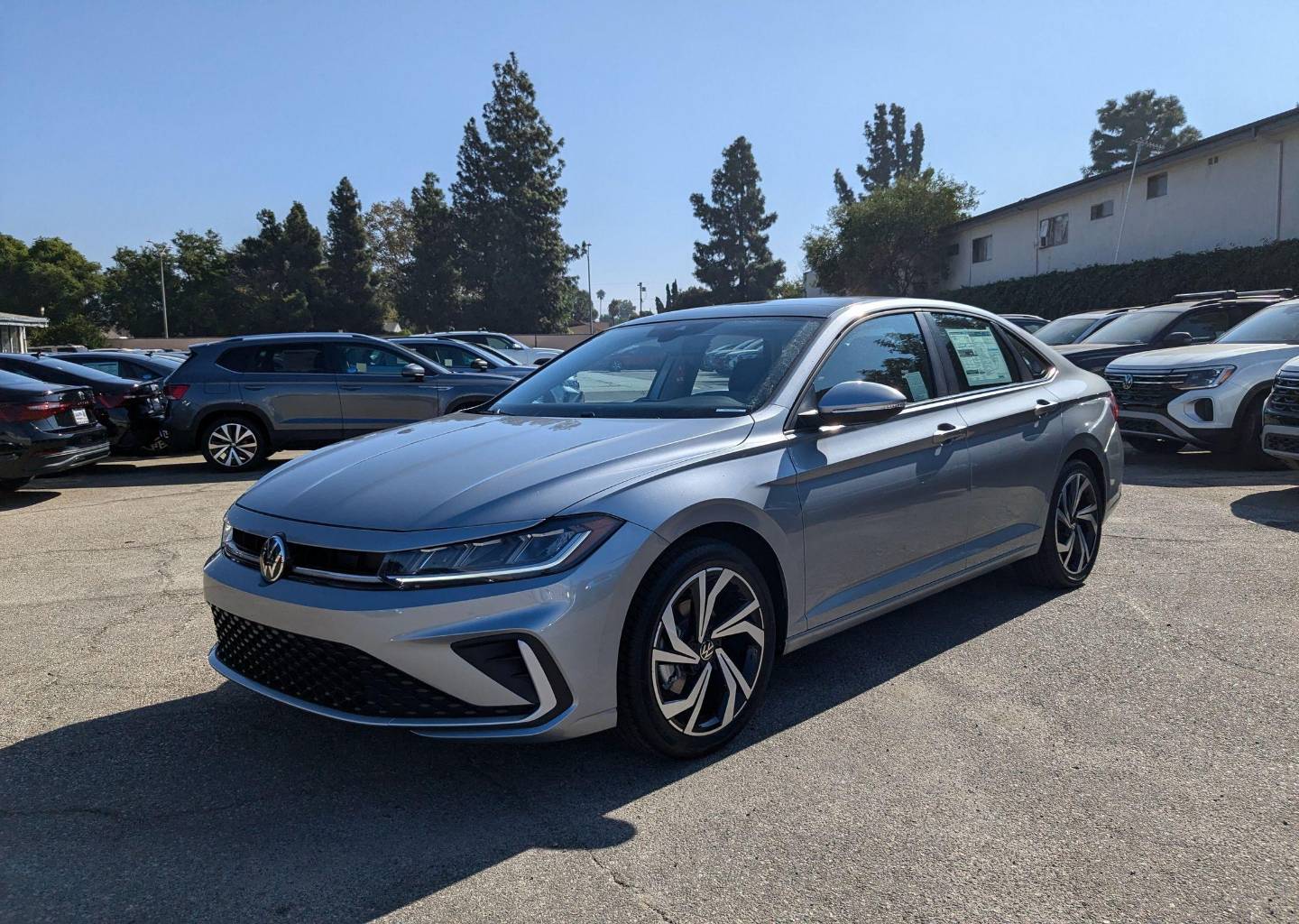 2025 Volkswagen Jetta SEL's photo