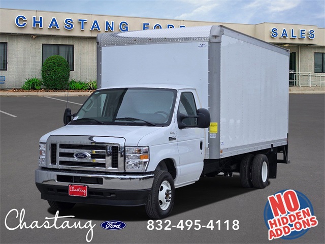 2025 Ford E-450SD Base