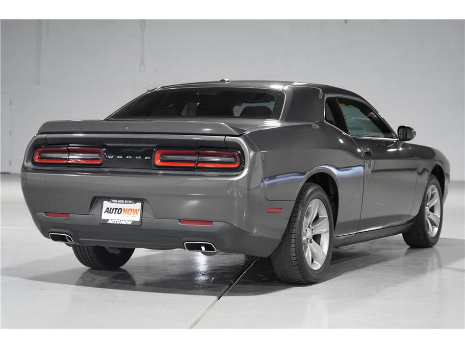 2019 Dodge Challenger SXT photo 5