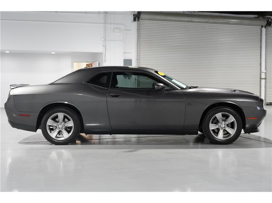 2019 Dodge Challenger SXT photo 6