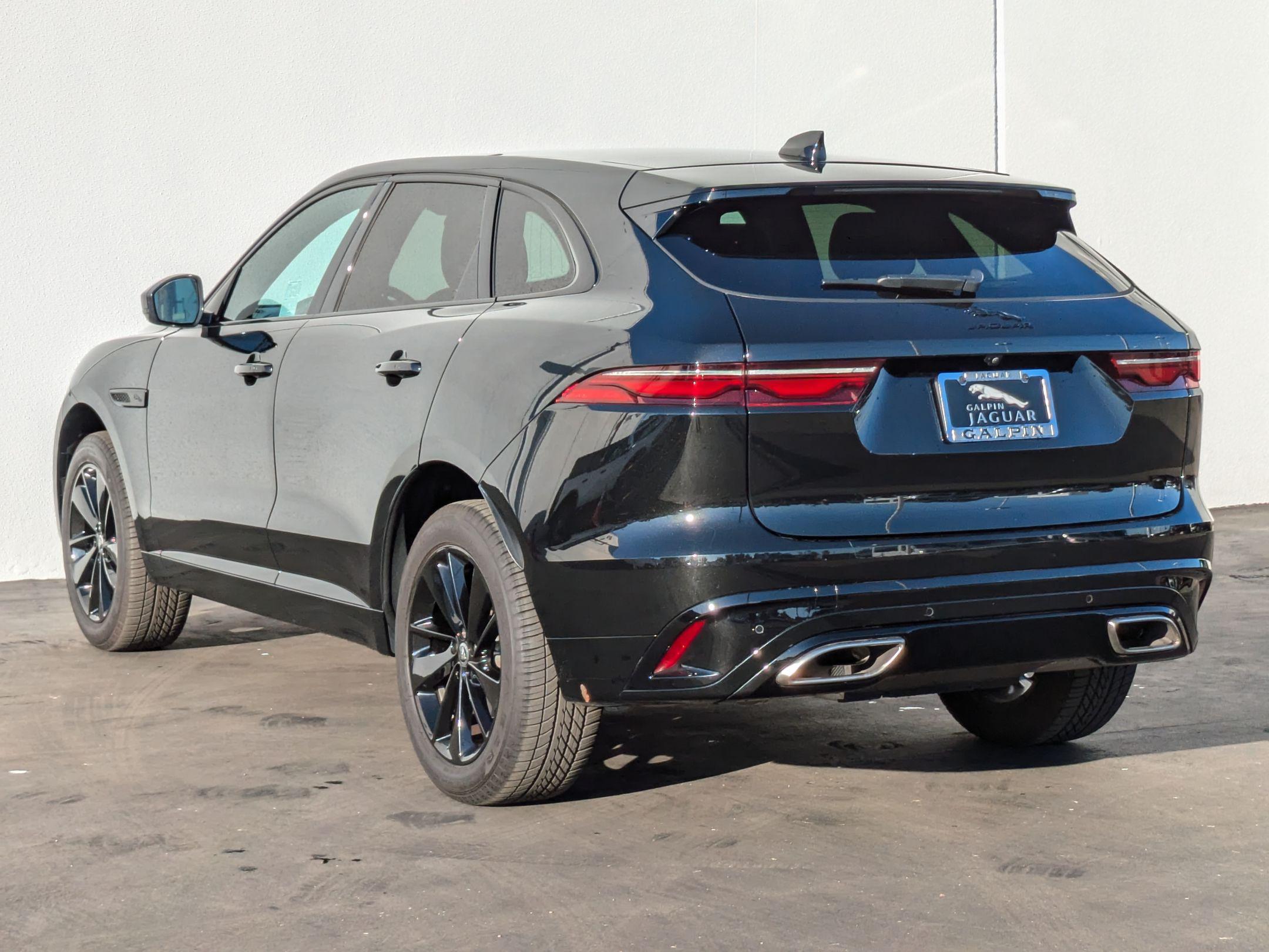 2024 Jaguar F-PACE R-Dynamic S P400 photo 3