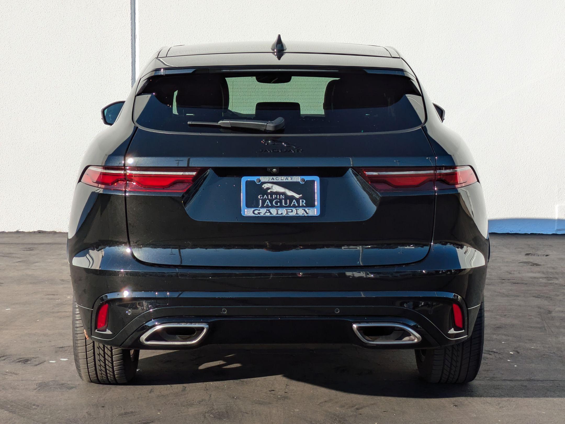 2024 Jaguar F-PACE R-Dynamic S P400 photo 4