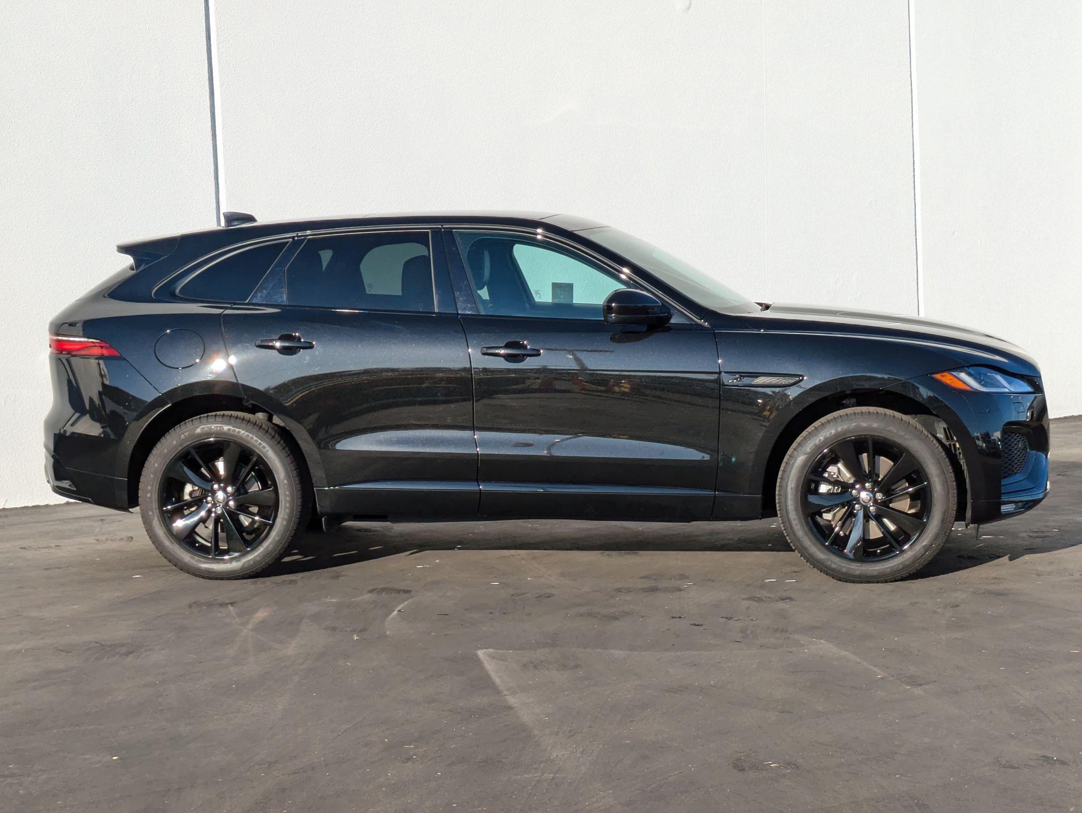 2024 Jaguar F-PACE R-Dynamic S P400 photo 6