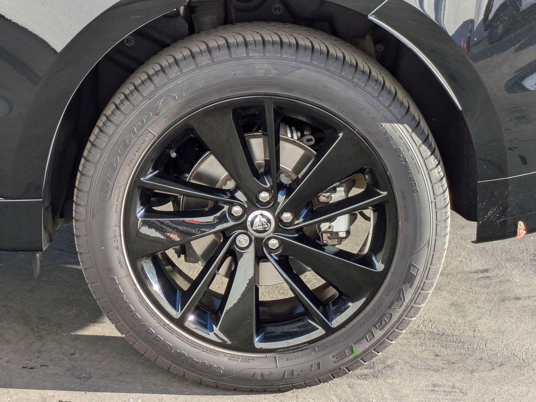 2024 Jaguar F-PACE R-Dynamic S P400 photo 9