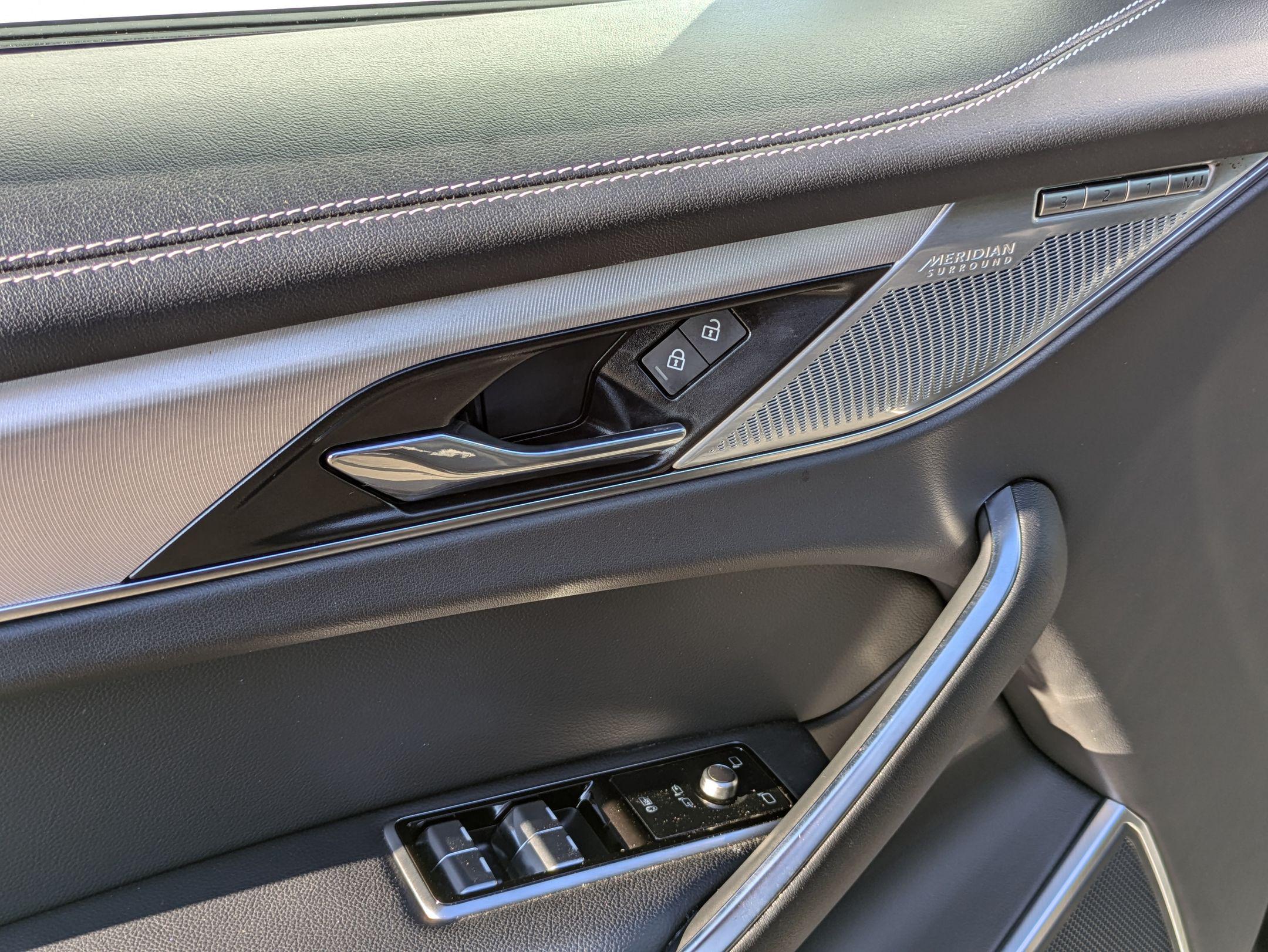 2024 Jaguar F-PACE R-Dynamic S P400 photo 11