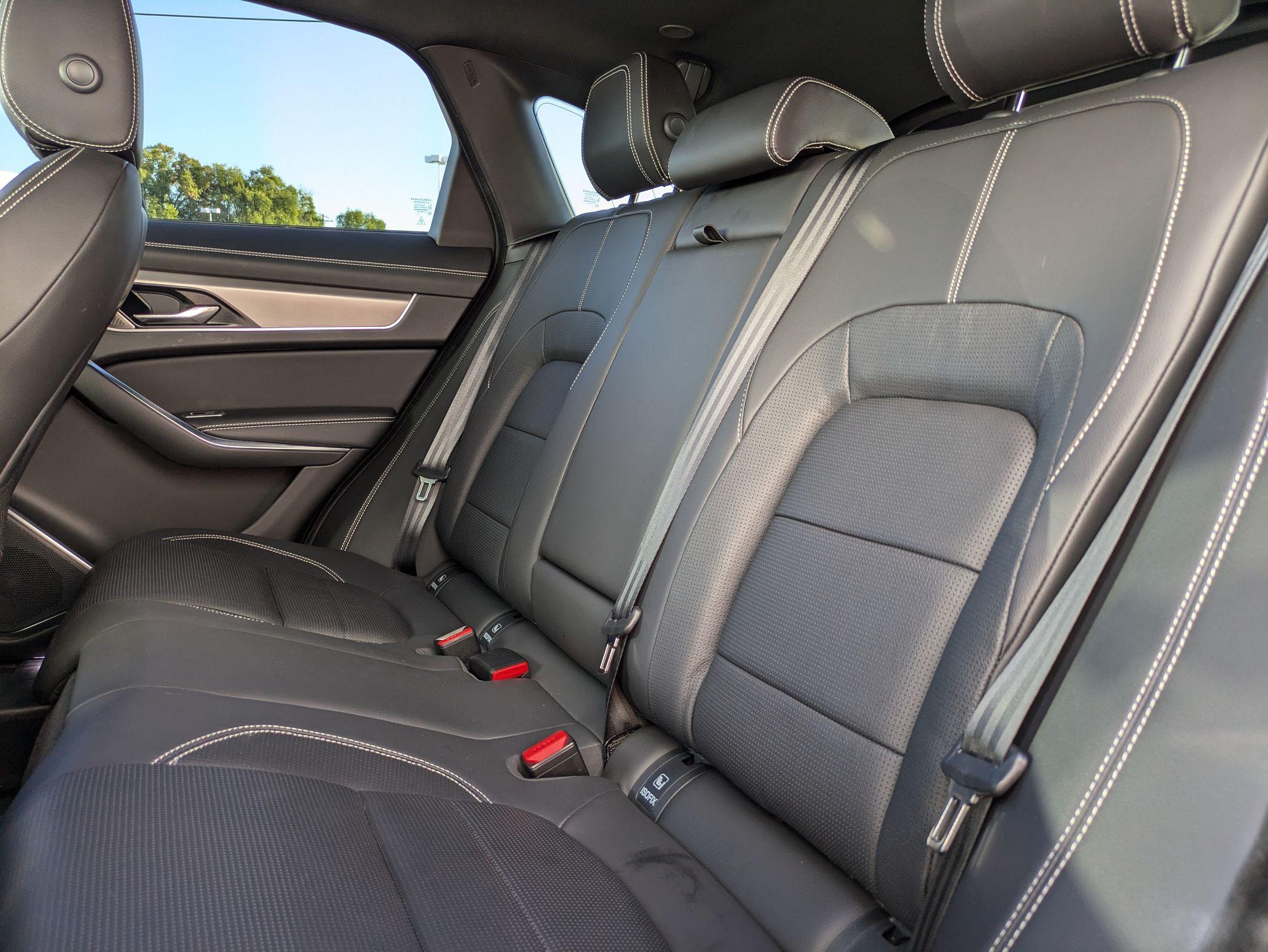 2024 Jaguar F-PACE R-Dynamic S P400 photo 27