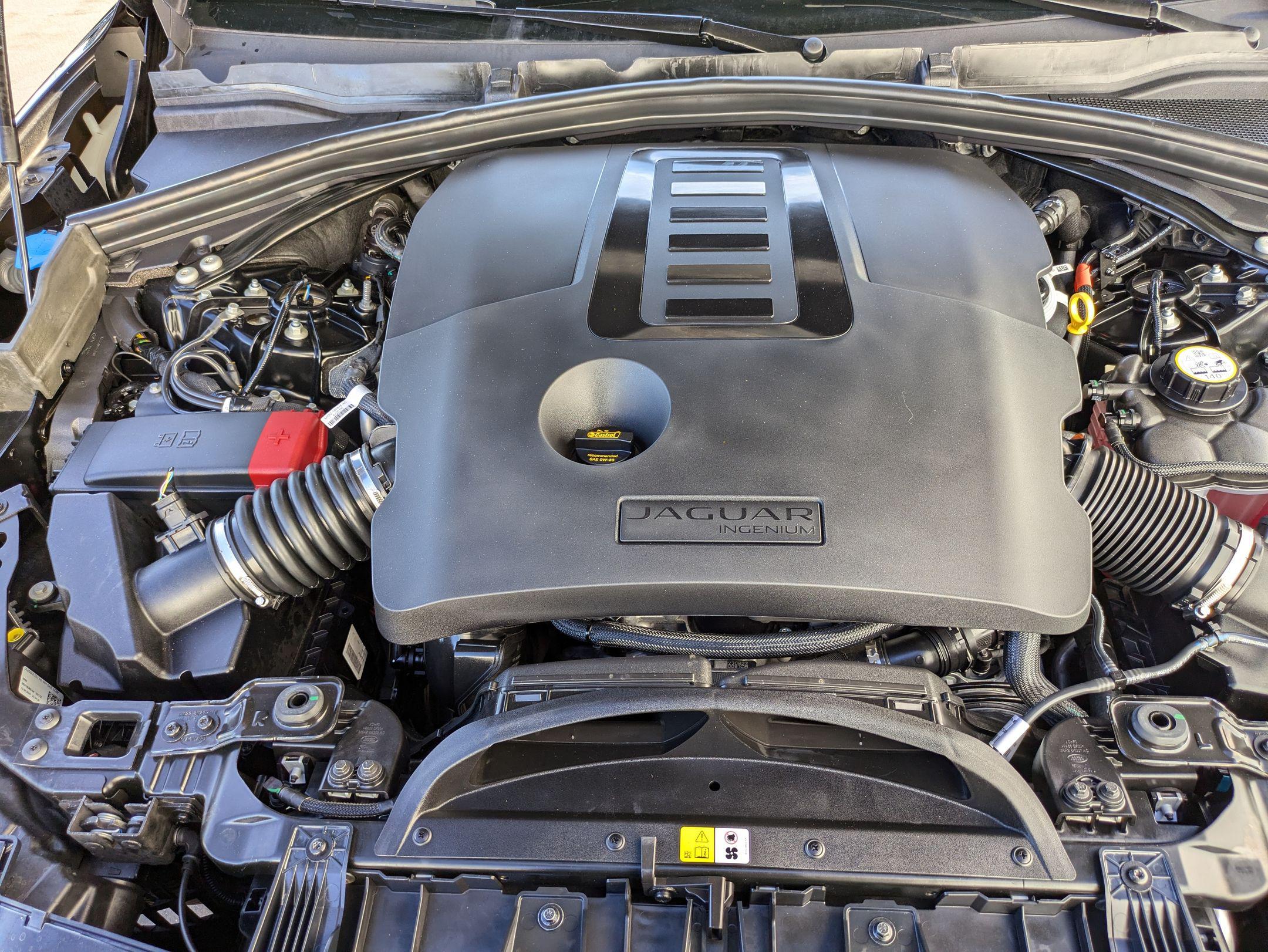 2024 Jaguar F-PACE R-Dynamic S P400 photo 31