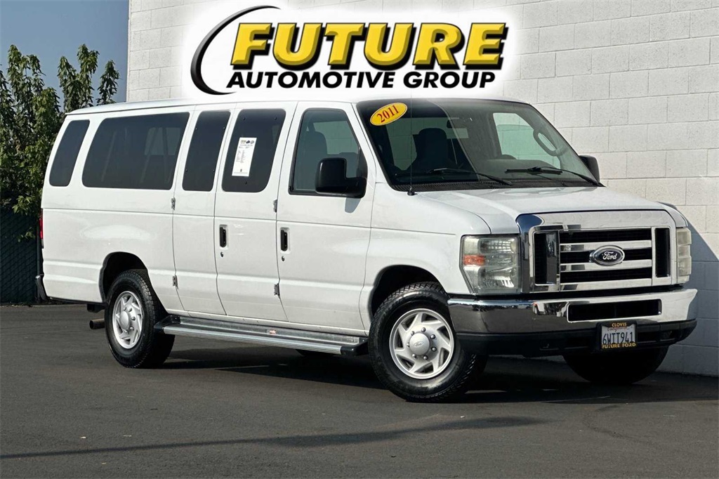 2011 Ford E-350SD XLT