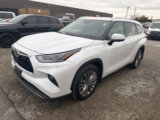 2023 Toyota Highlander Platinum