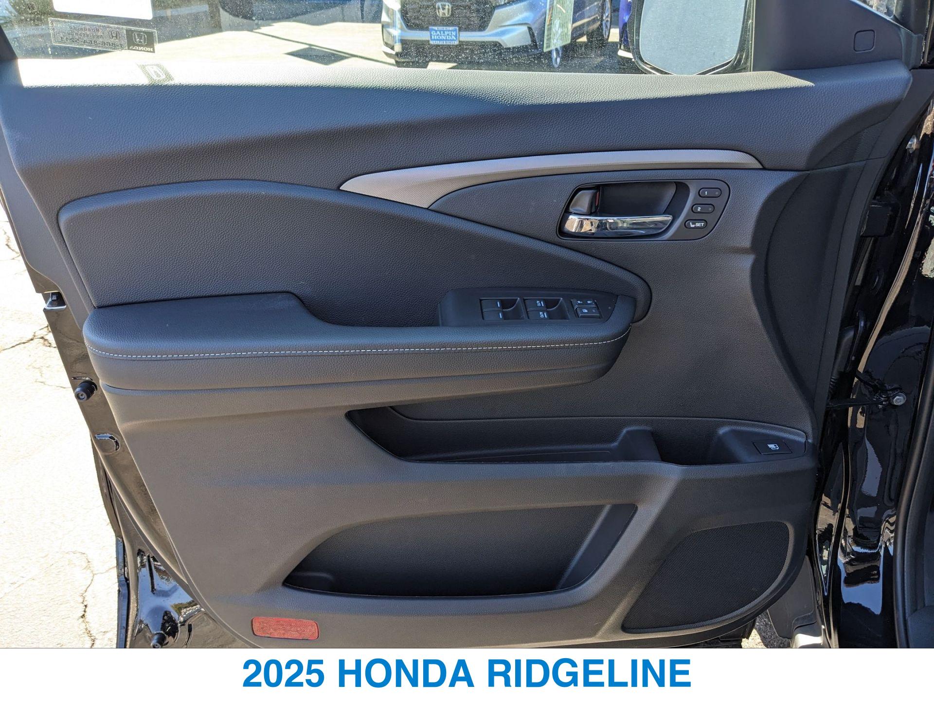 2025 Honda Ridgeline RTL photo 7