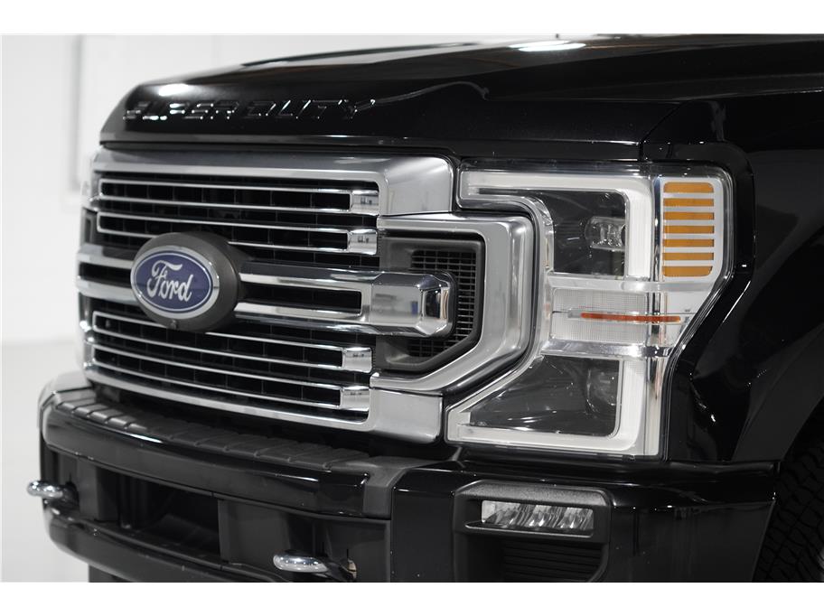 2020 Ford F-350 Super Duty Limited photo 11