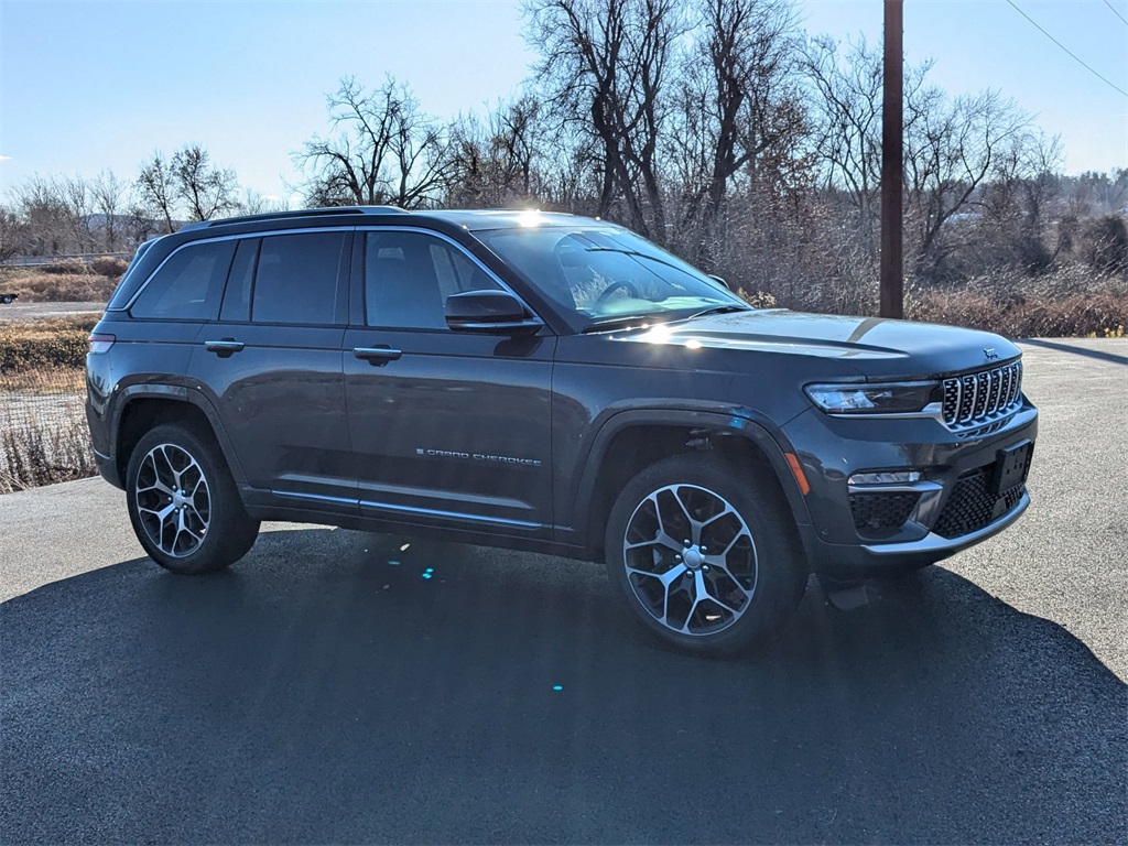 2022 Jeep Grand Cherokee Summit