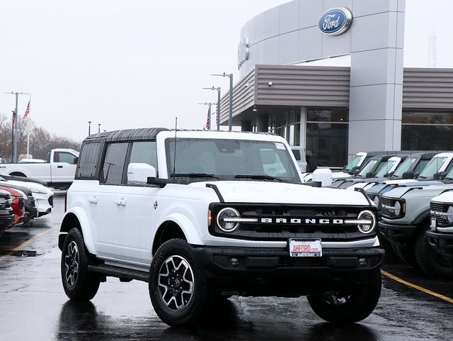 2024 Ford Bronco Outer Banks