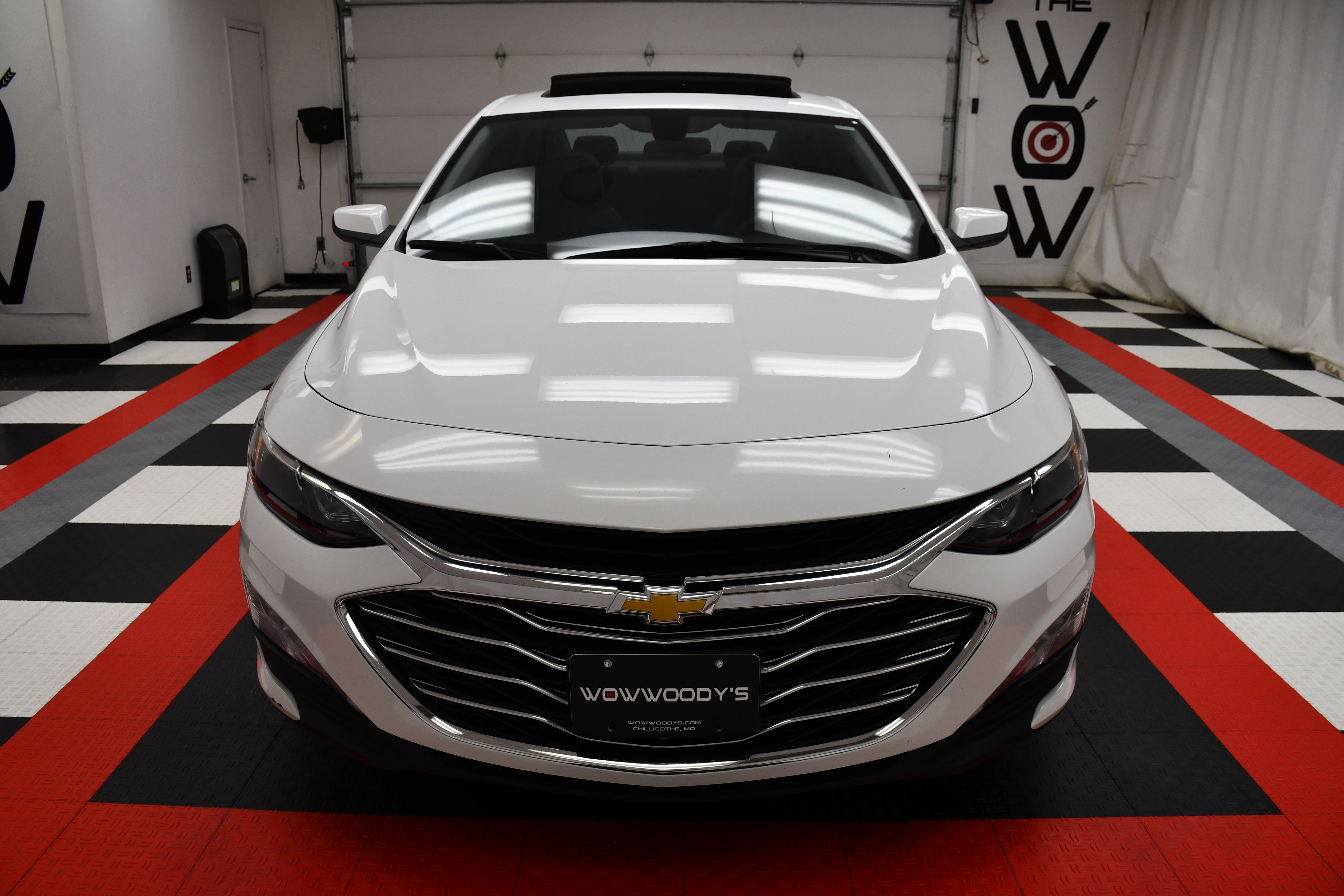 2022 Chevrolet Malibu 1LT photo 2