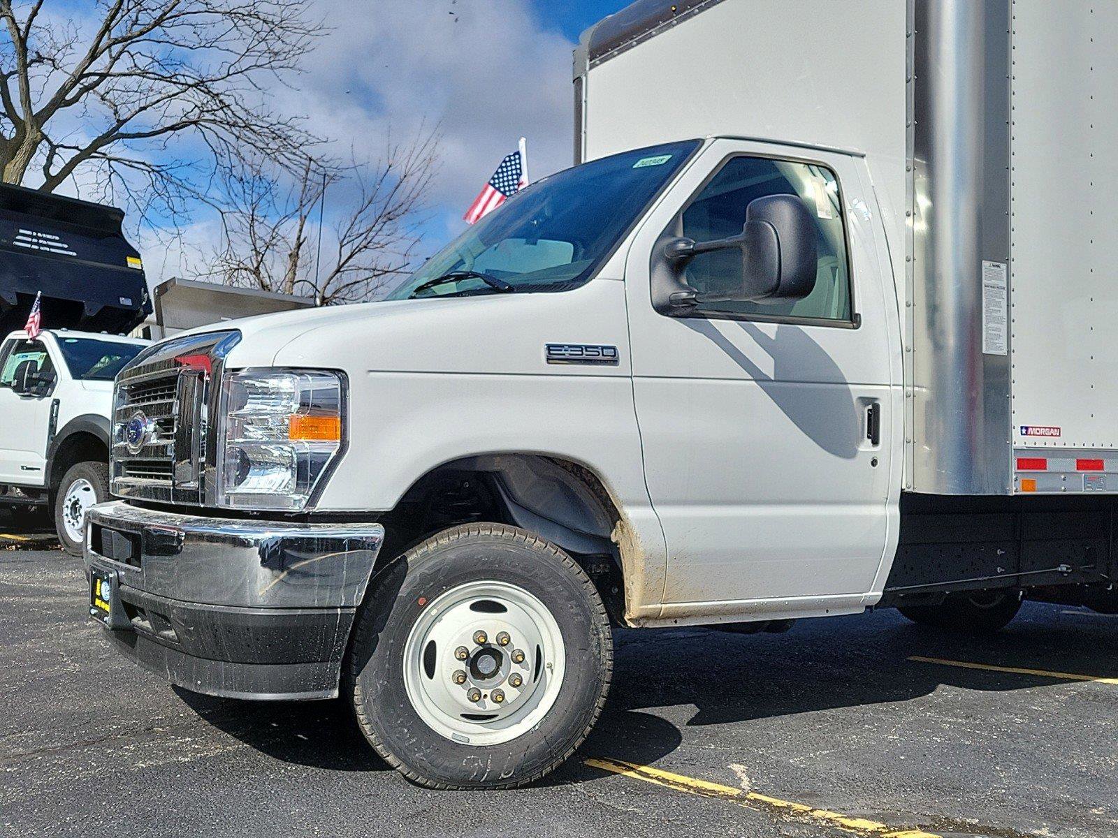 2024 Ford E-350 photo 9