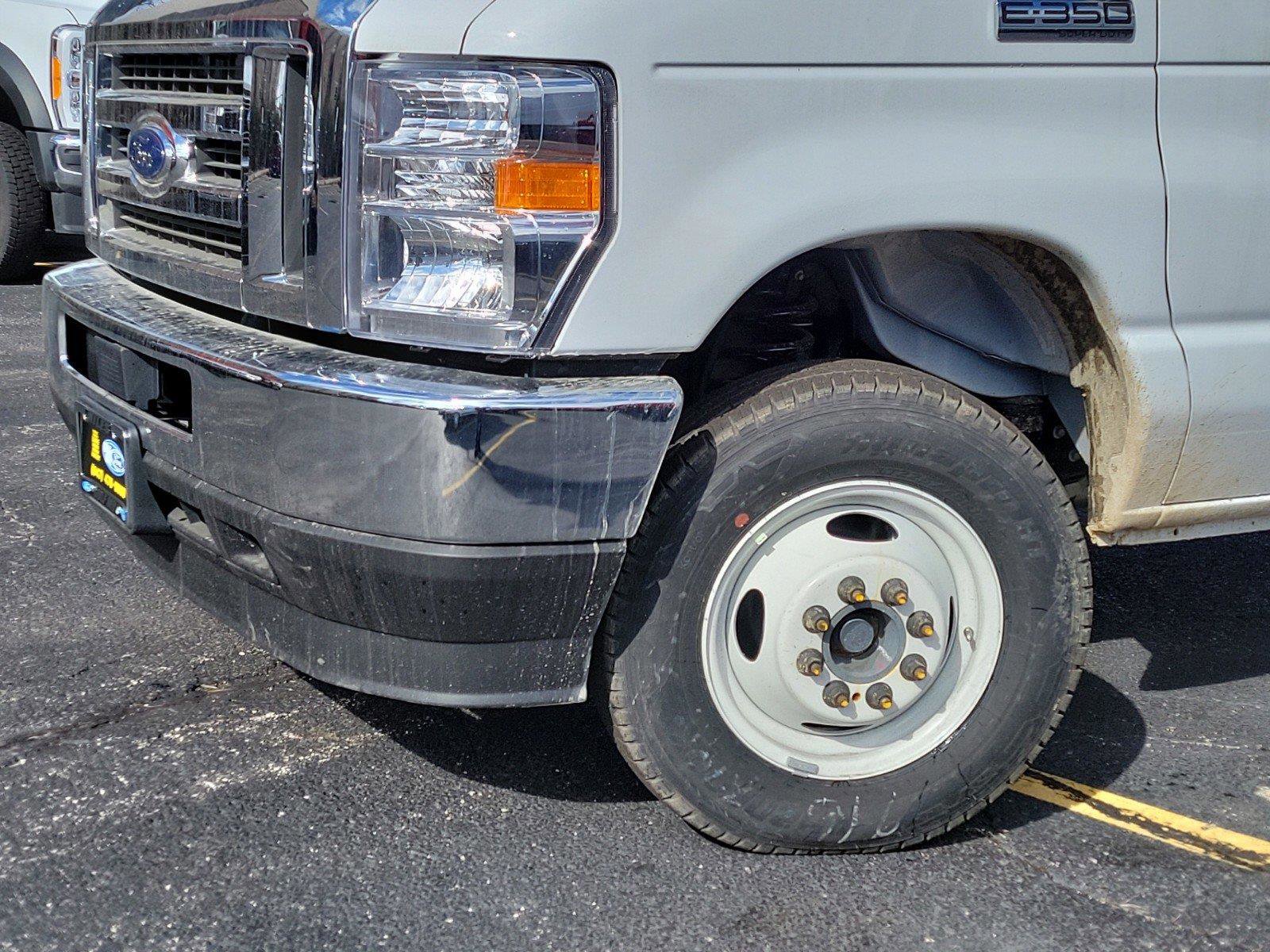 2024 Ford E-350 photo 10