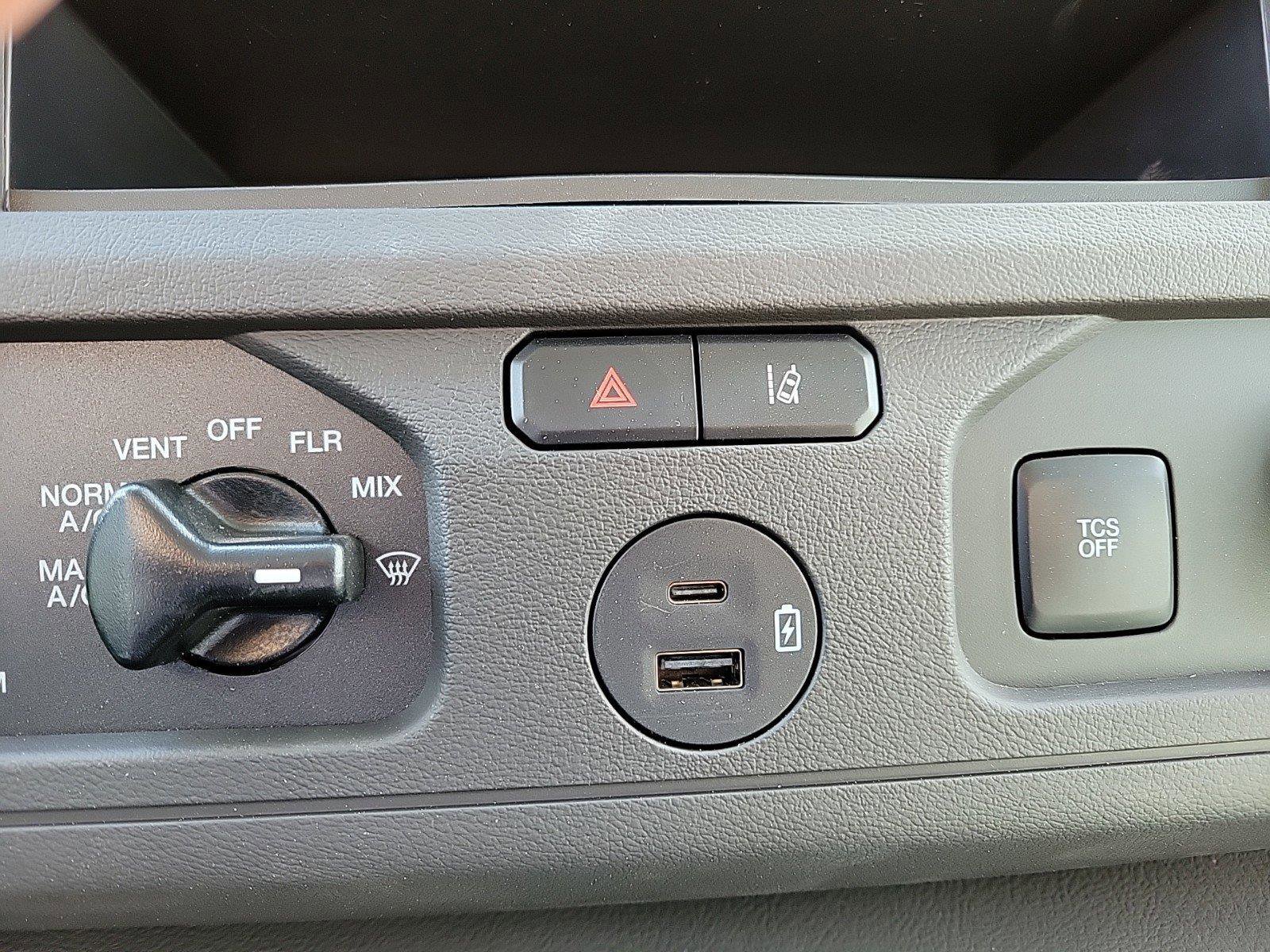 2024 Ford E-350 photo 18