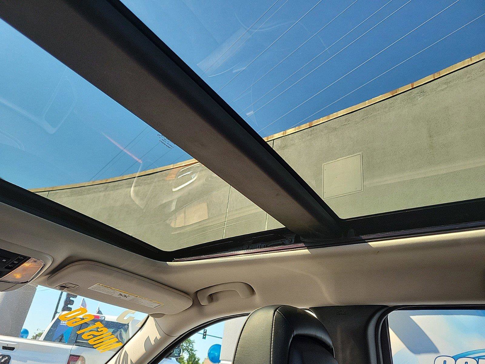 2013 Jeep Grand Cherokee Overland photo 14